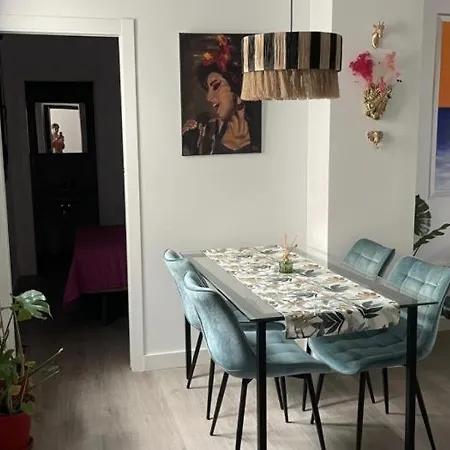 Moderno Con Piscina Privada * Sevilla