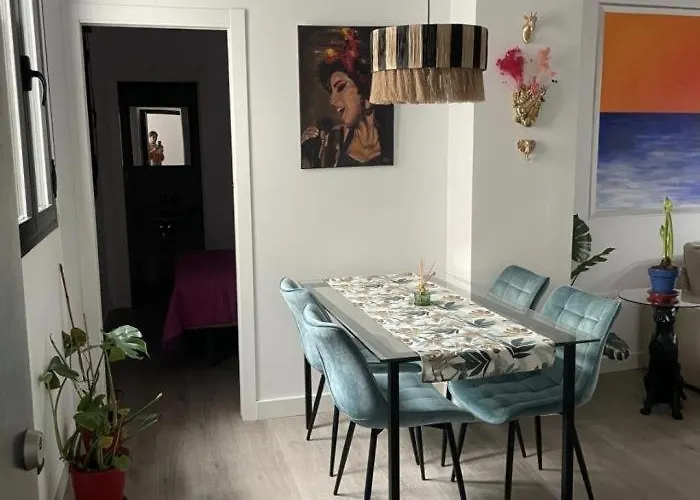 Moderno Con Piscina Privada * Sevilla