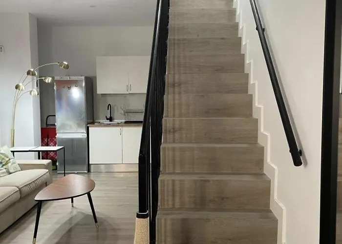 Moderno Con Piscina Privada * Sevilla